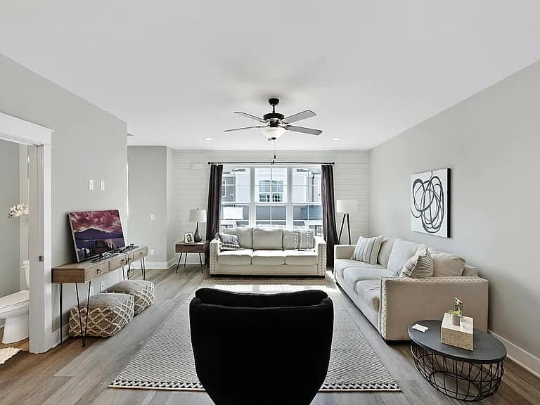 Westside Circle 11